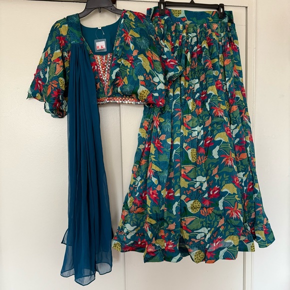 NEW Women’s lehenga Size XL Ethnic Indian wear crop top lehenga NWT 3 piece set - Picture 1 of 14
